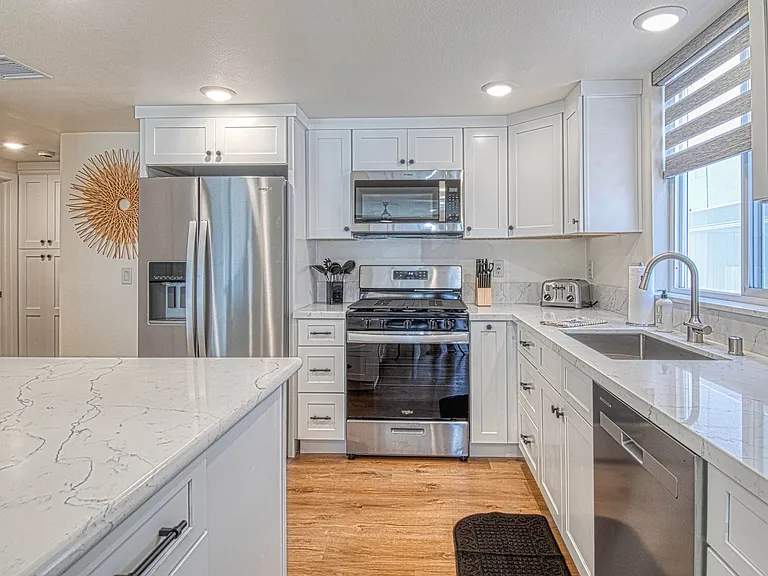 5008 Seashore Dr — Photo 10