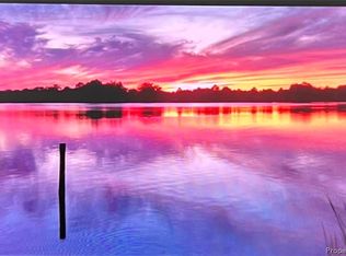 67 Laughing Gull Loop, North, VA 23128