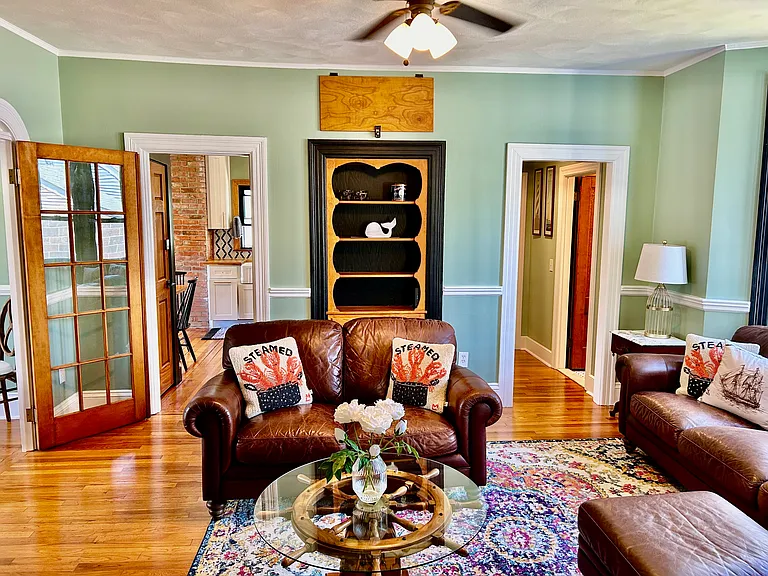933 Main St #1 — Photo 15