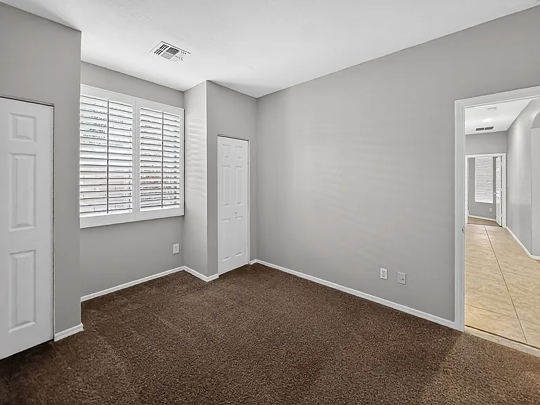 2421 W Ellis St — Photo 39