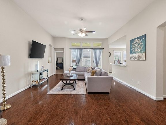 4th image of 24711 E Burnaby Cir