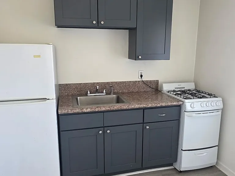 4702 Mission Blvd #13 — Photo 7