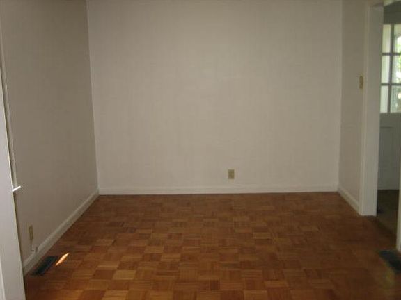 4th image of 103 Arnolds Neck Dr