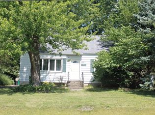 415 N Park St, Westmont, IL 60559