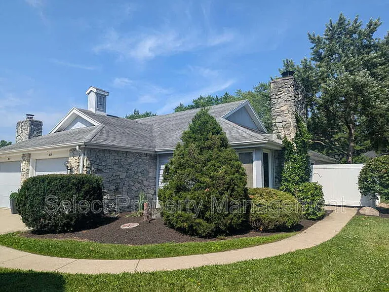 4619 Arlington Pkwy S — Photo 1