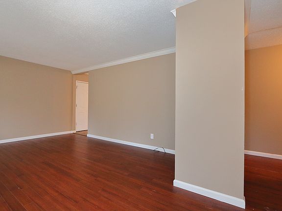 3rd image of 1558 Brenthaven Ln