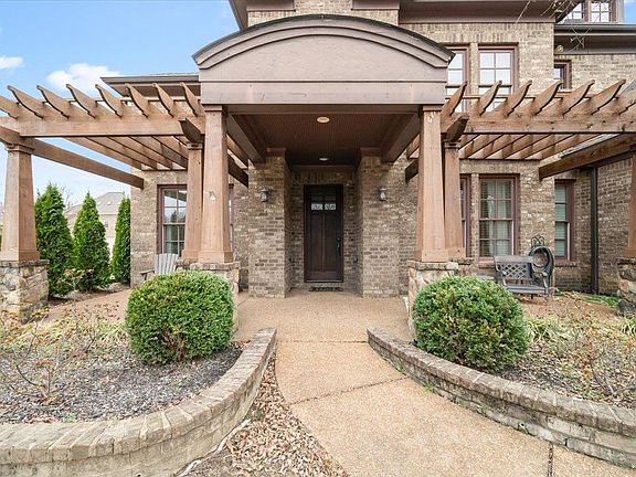 5th image of 10176 Oak Levee Dr