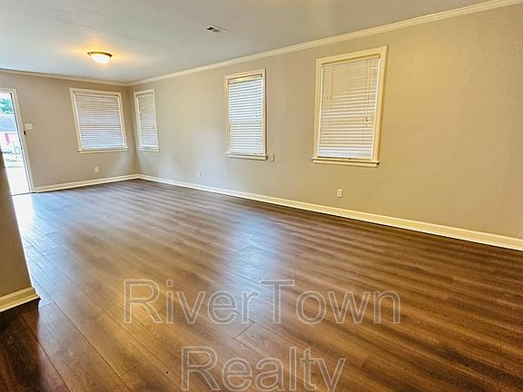 3rd image of 507 Sharon Dr