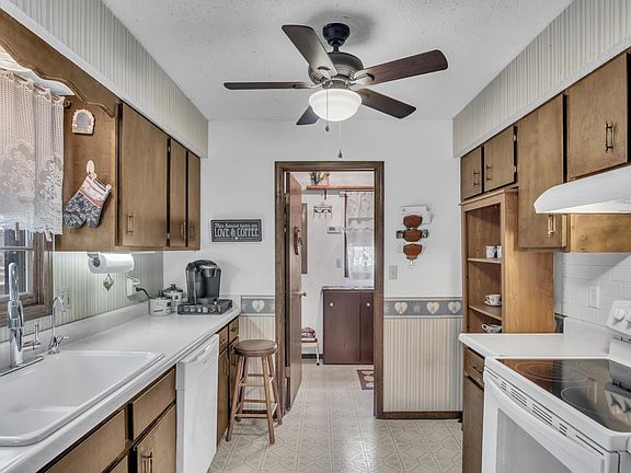 4th image of 12 10th Street Ct