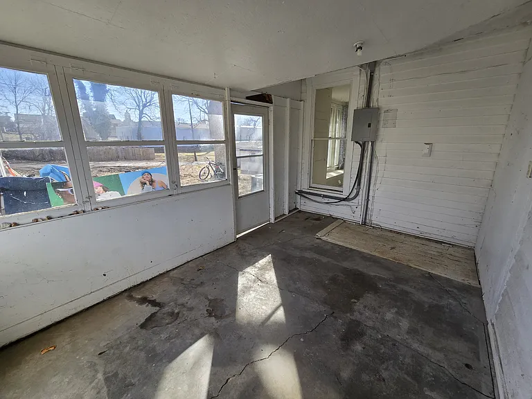 102 Emerson St — Photo 19