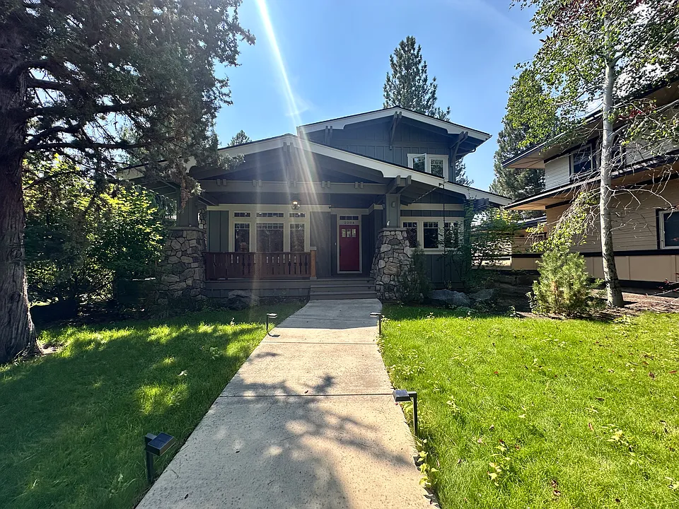 2204 NW High Lakes Loop