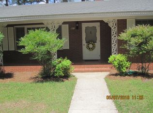 801 N Chapin Rd, Aberdeen, NC 28315