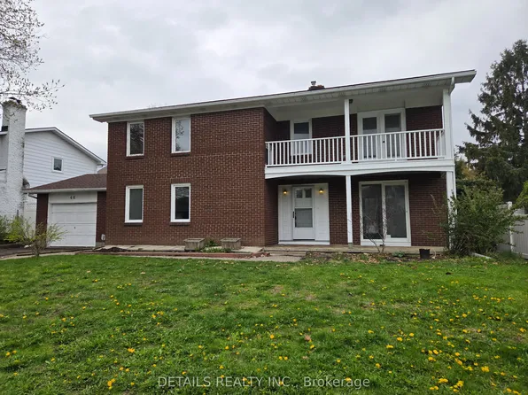 46 Beaumaris Dr, Ottawa, ON K2H 7K3