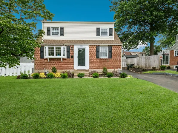 626 Topsfield Rd, Hatboro, PA 19040