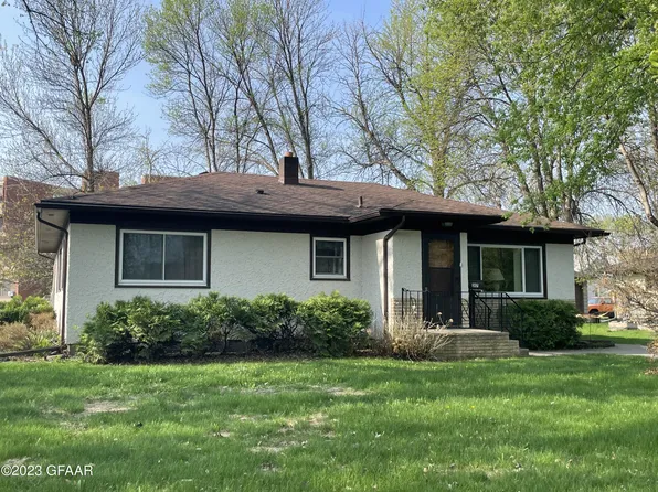 317 Stuart Ave, Crookston, MN 56716