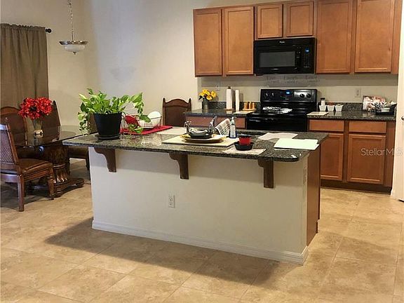 3rd image of 2715 Barclay Ln
