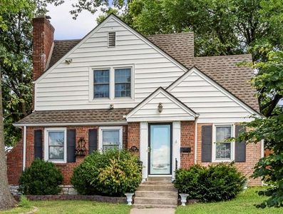 7739 Ward Parkway Pl, Kansas City, MO, 64114