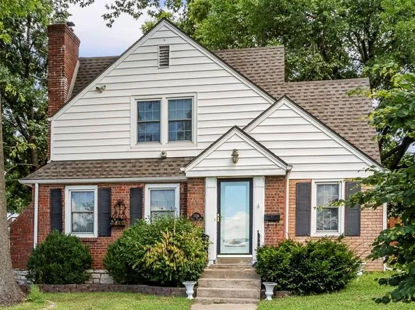 7739 Ward Parkway Pl, Kansas City, MO 64114