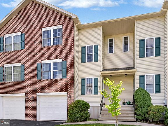 2nd image of 526 Lantern Green Way