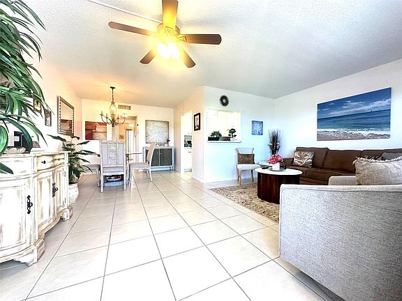4th image of 4011 Islewood D #4011