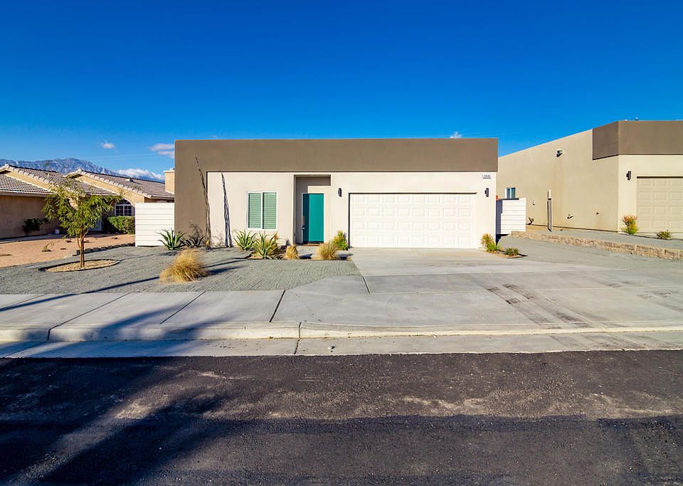 1st image of 15121 Avenida Manzana