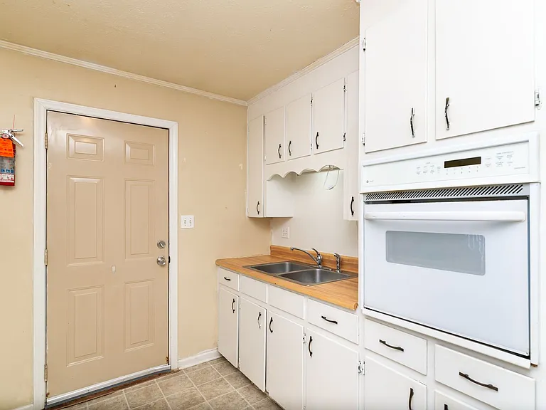 49 Remington Dr — Photo 8