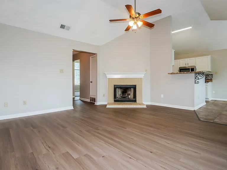3840 Clarion Dr — Photo 5