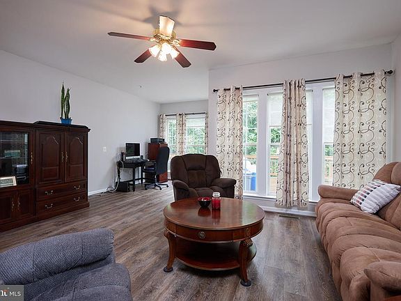 5th image of 19405 Rayfield Dr