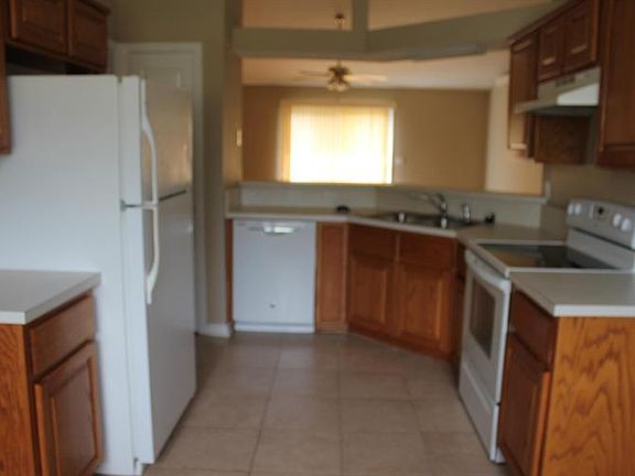 4th image of 1380 Summerbrook Dr