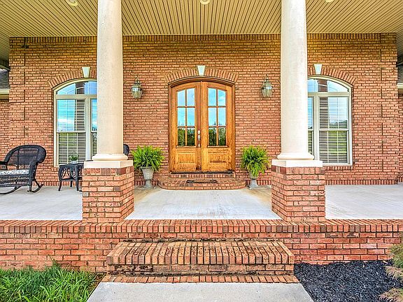 2nd image of 7038 Summer Oak Ln