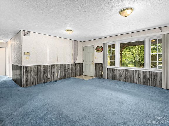 3rd image of 270 Blackwell Dr