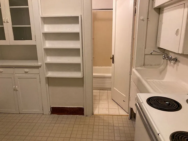 545 NE Oak St — Photo 10