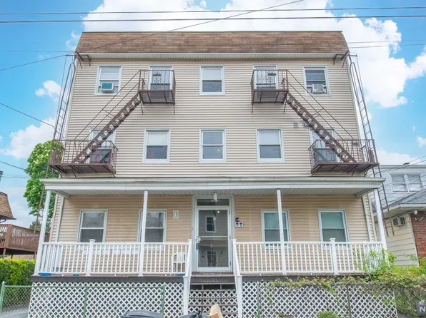 42 Lester St, Wallington, NJ 07057
