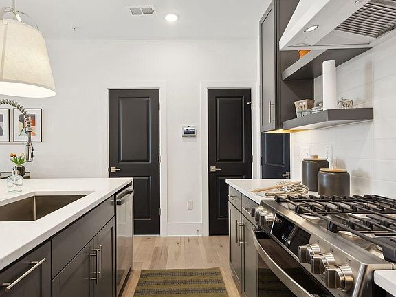 3rd image of 102A Locke St Lot 1016