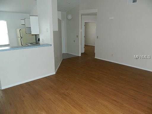 3rd image of 252 Cranbrook Dr