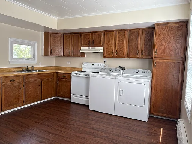 4 bed, 1900 sqft, $1,750 — Photo 2