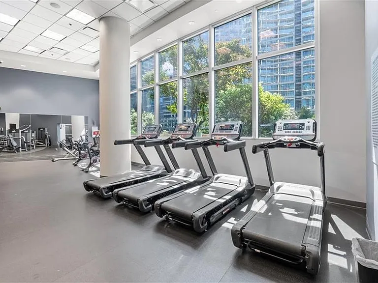 1080 Peachtree St NE #2110 — Photo 40