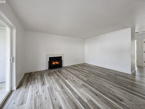 4th image of 10690 SW Davies Rd