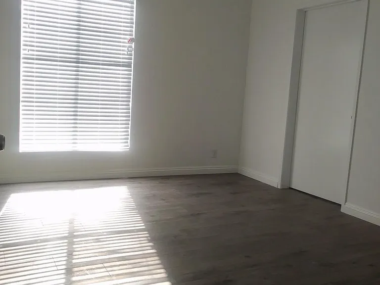 827 S Saint Andrews Pl #11 — Photo 5