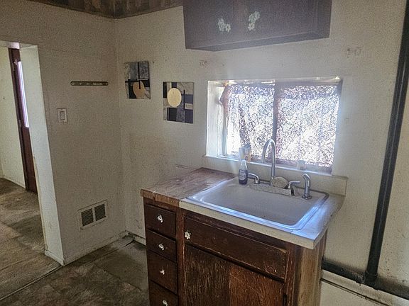 4th image of 409 Prospect Ave NW