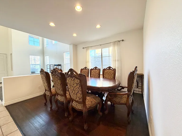 9489 Cedar Glen Ct — Photo 4