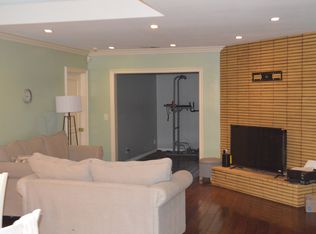4641 Crown Ave, La Canada Flintridge, CA 91011