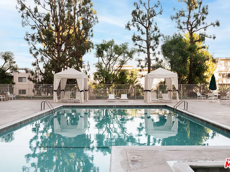 100 S Doheny Dr #1011 — Photo 19