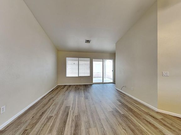 4th image of 335 W Azure Ave