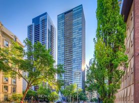 110 Charles St E