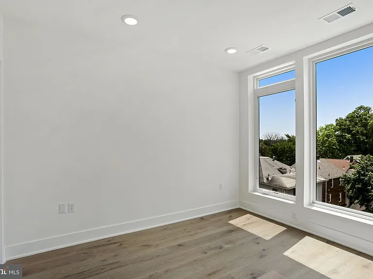 2027 Rhode Island Ave NE #401 — Photo 18
