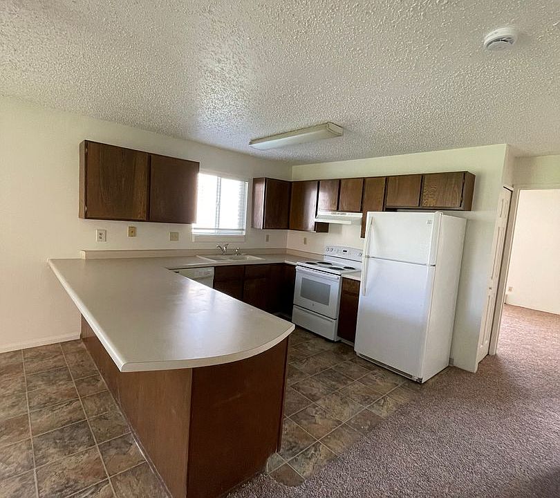 1st image of 113 Hawthorn Ave APT 4