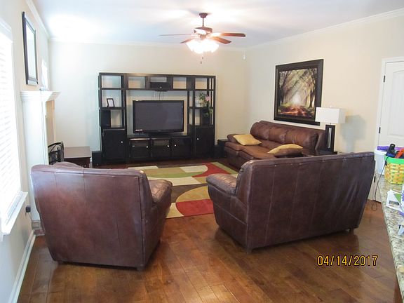 3rd image of 206 Sousa Ct