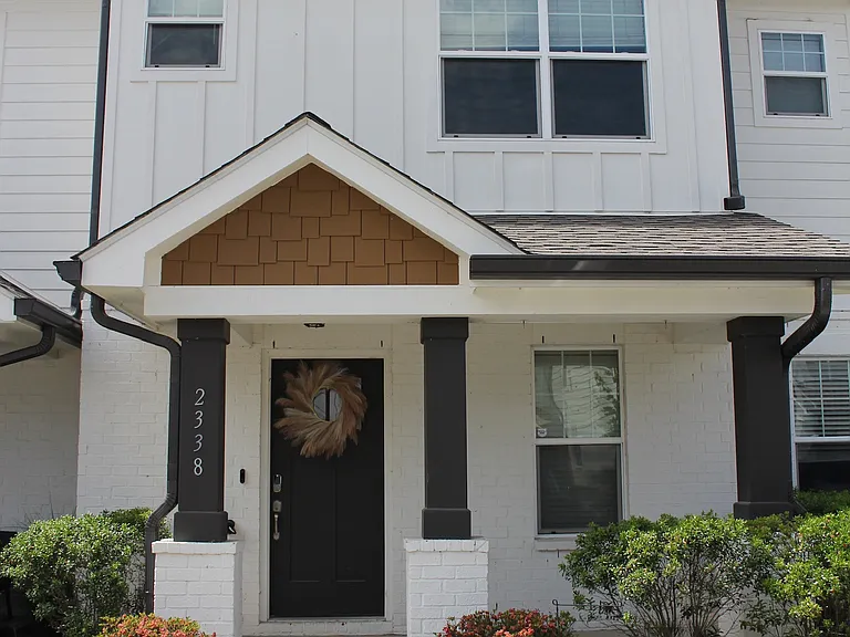 2338 Patrick Ave — Photo 3
