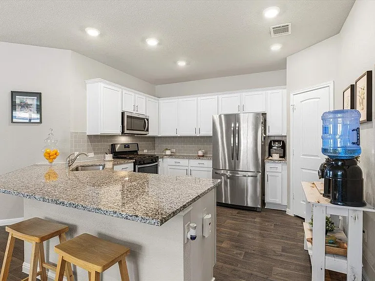 112 Rainmaker Cv — Photo 8